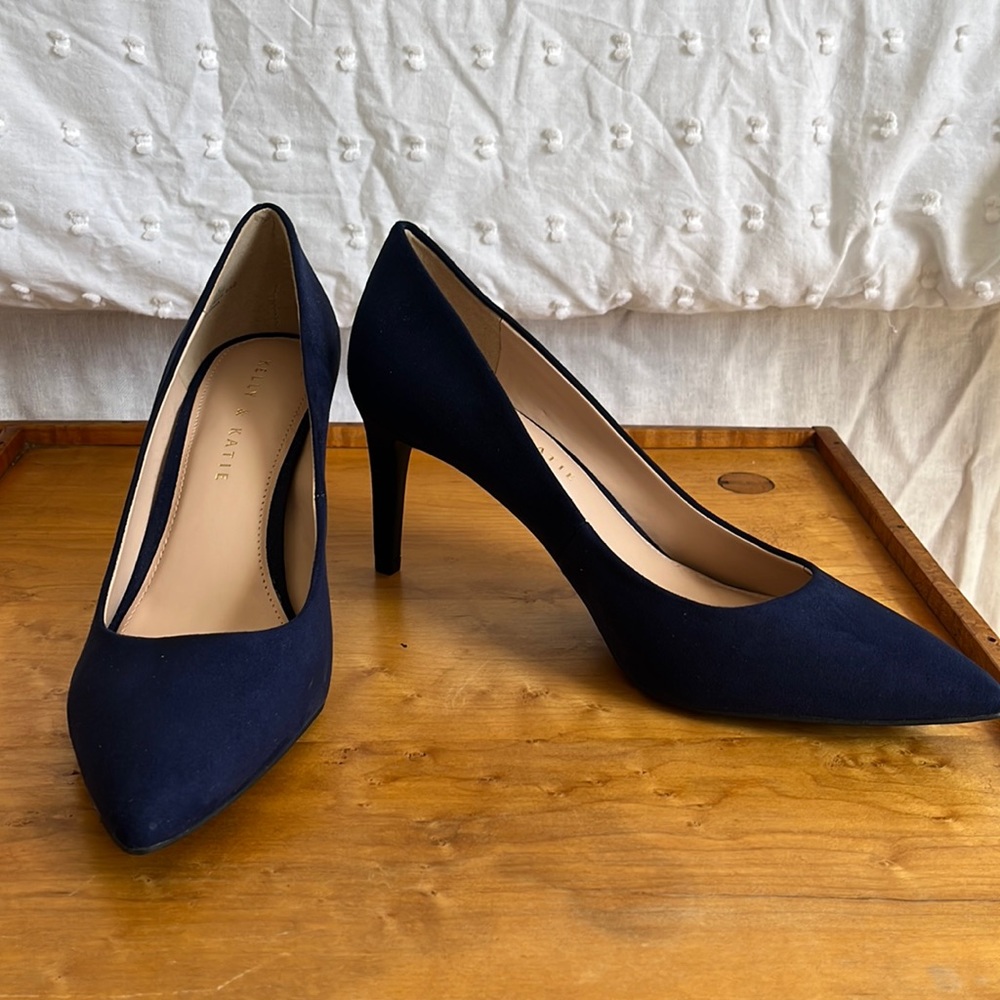 NWOT Navy Heels